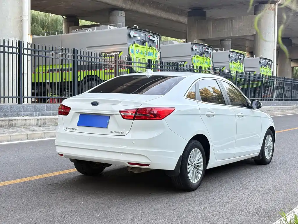 Ford Escort — миниатюра 6