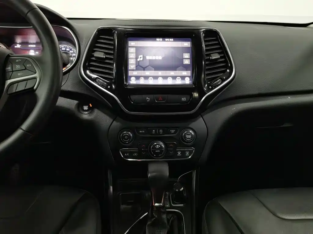 Jeep Cherokee — миниатюра 12