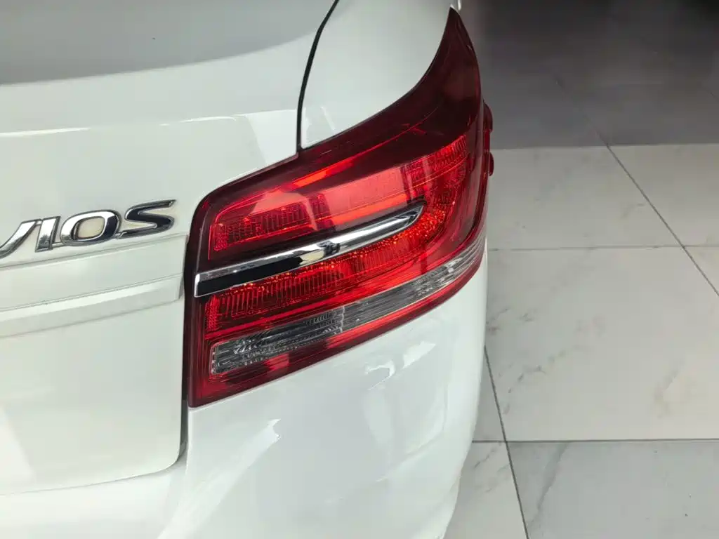 Toyota Vios — миниатюра 8