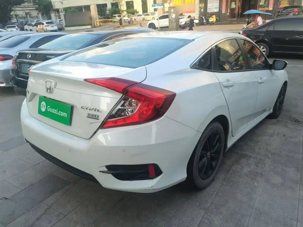 Honda Civic — миниатюра 7