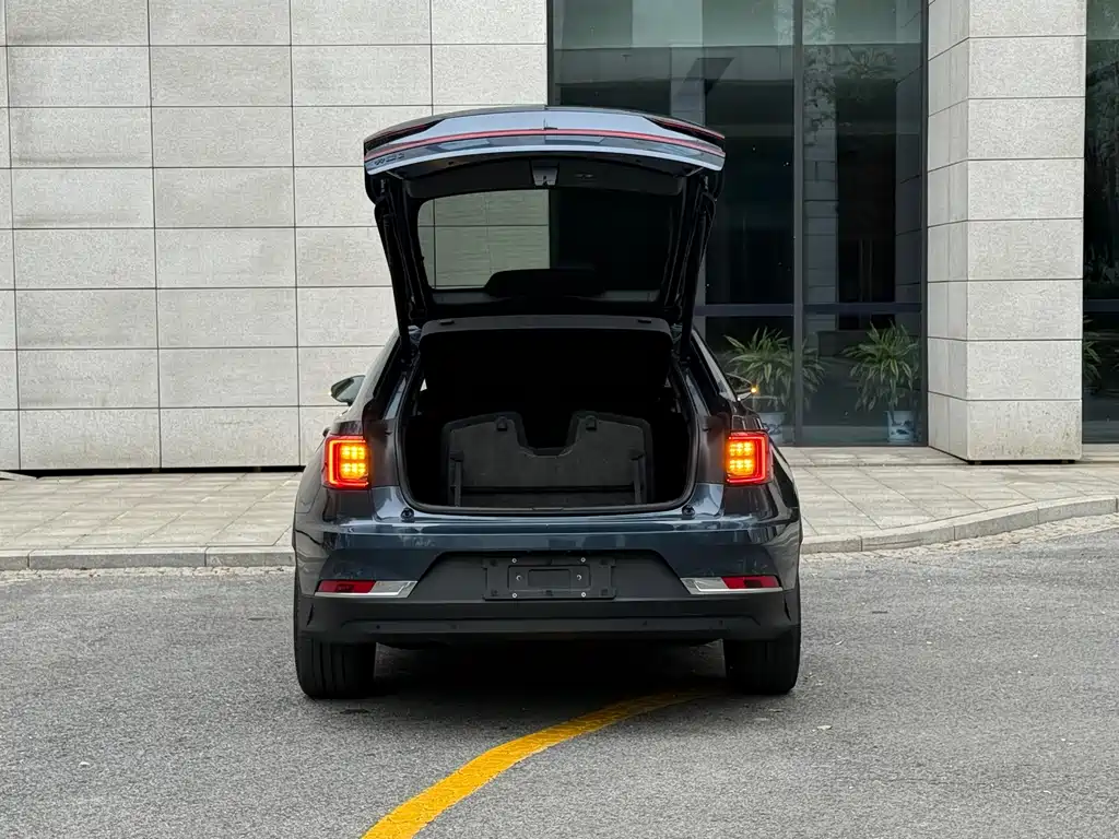 Polestar Polestar 2 — миниатюра 19