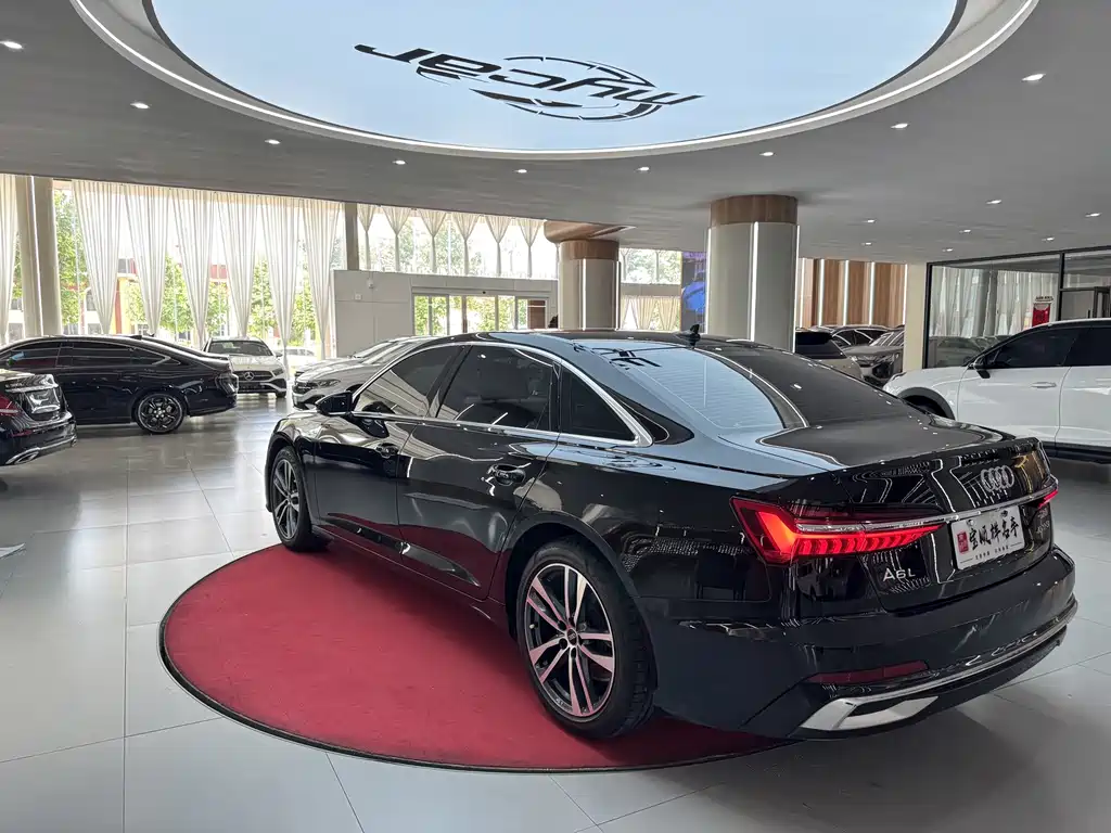 Audi A6L 2023 40 TFSI Luxury
