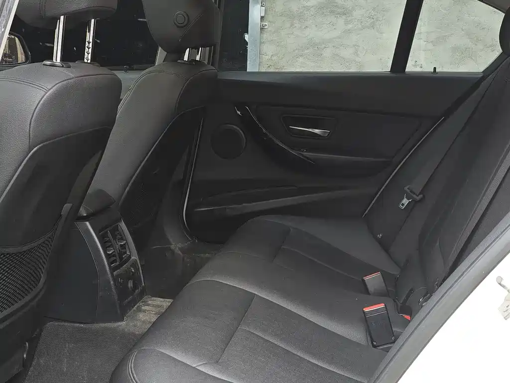 BMW 3 Series — миниатюра 3