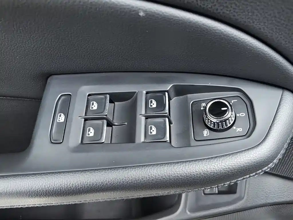 Volkswagen Phideon — миниатюра 9
