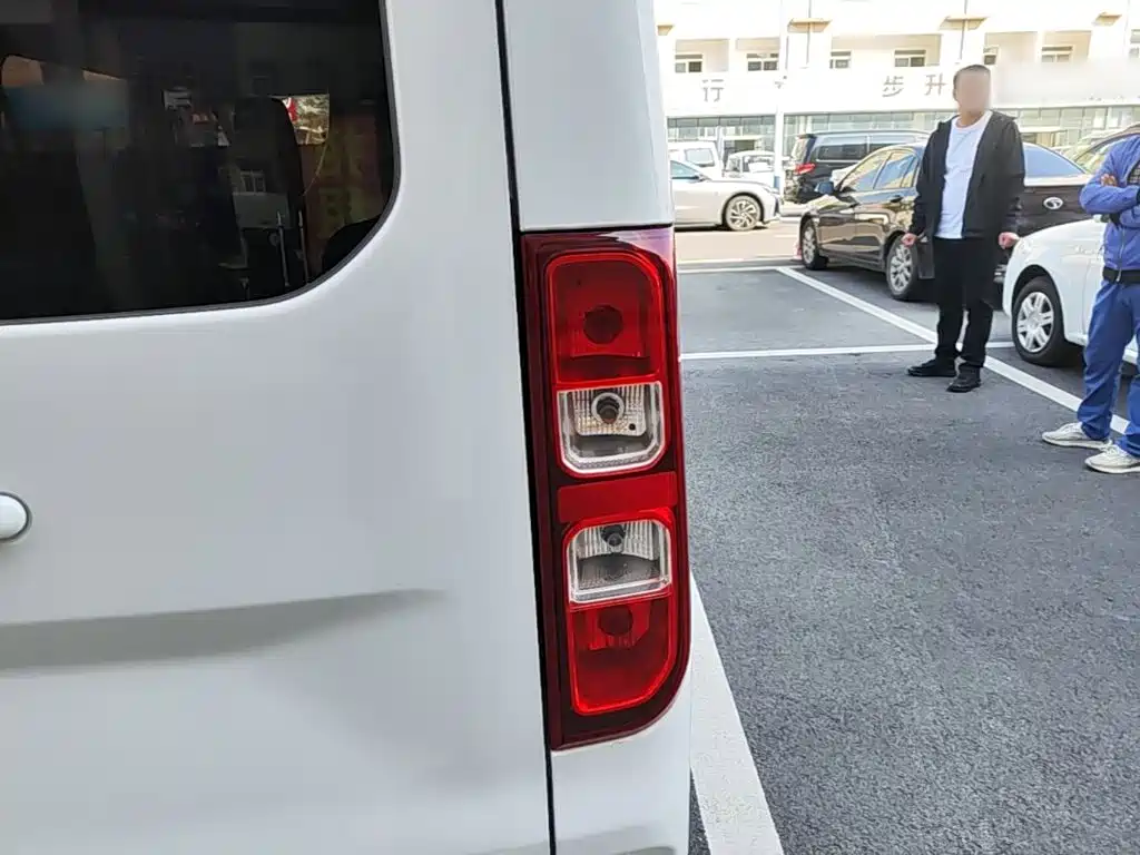 Wuling Yangguang — миниатюра 8
