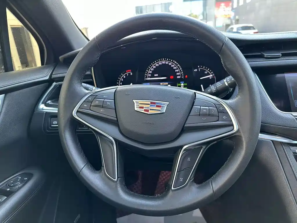 Cadillac XT5 — миниатюра 11