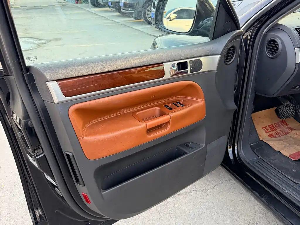 Volkswagen Touareg — миниатюра 7