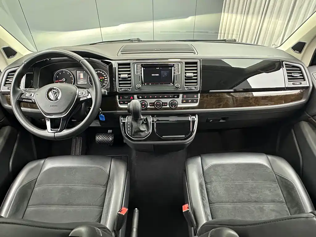 Volkswagen Multivan — миниатюра 24