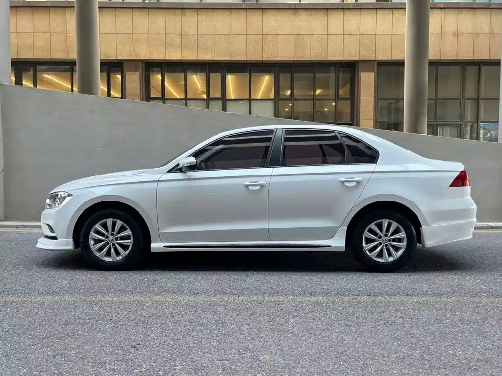 Volkswagen Bora — миниатюра 3