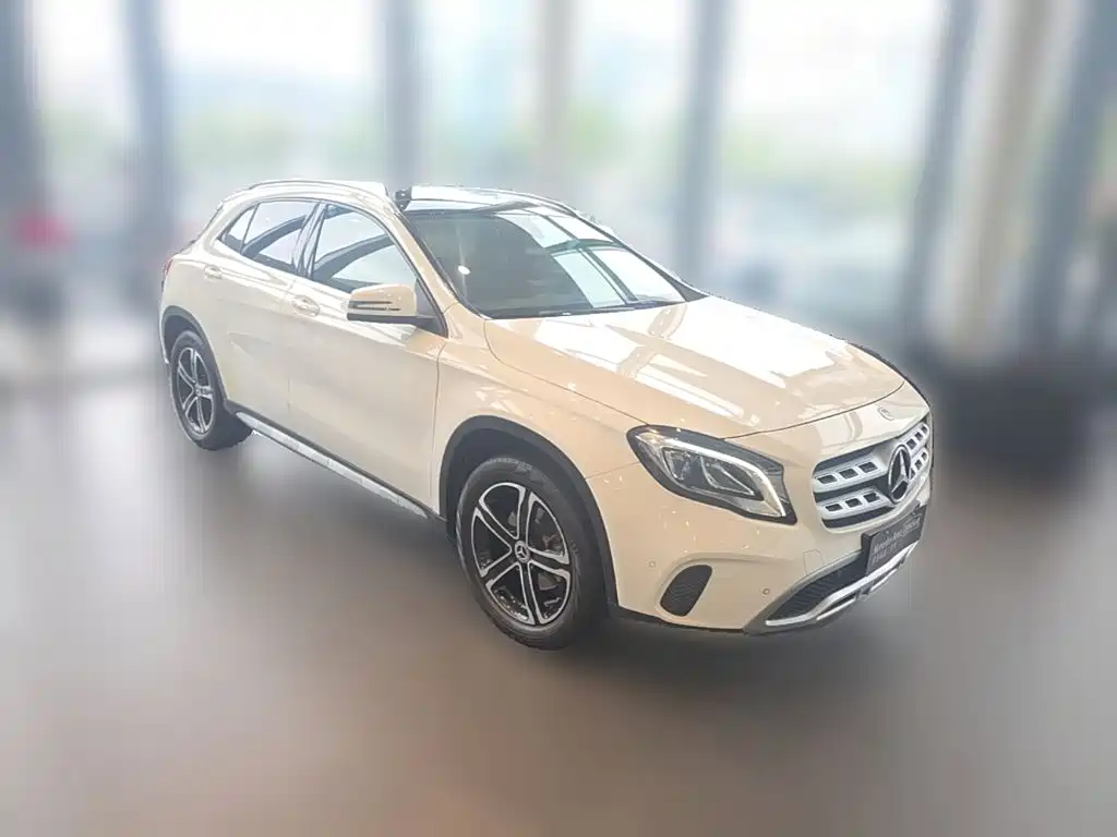 Mercedes-Benz GLA — миниатюра 6