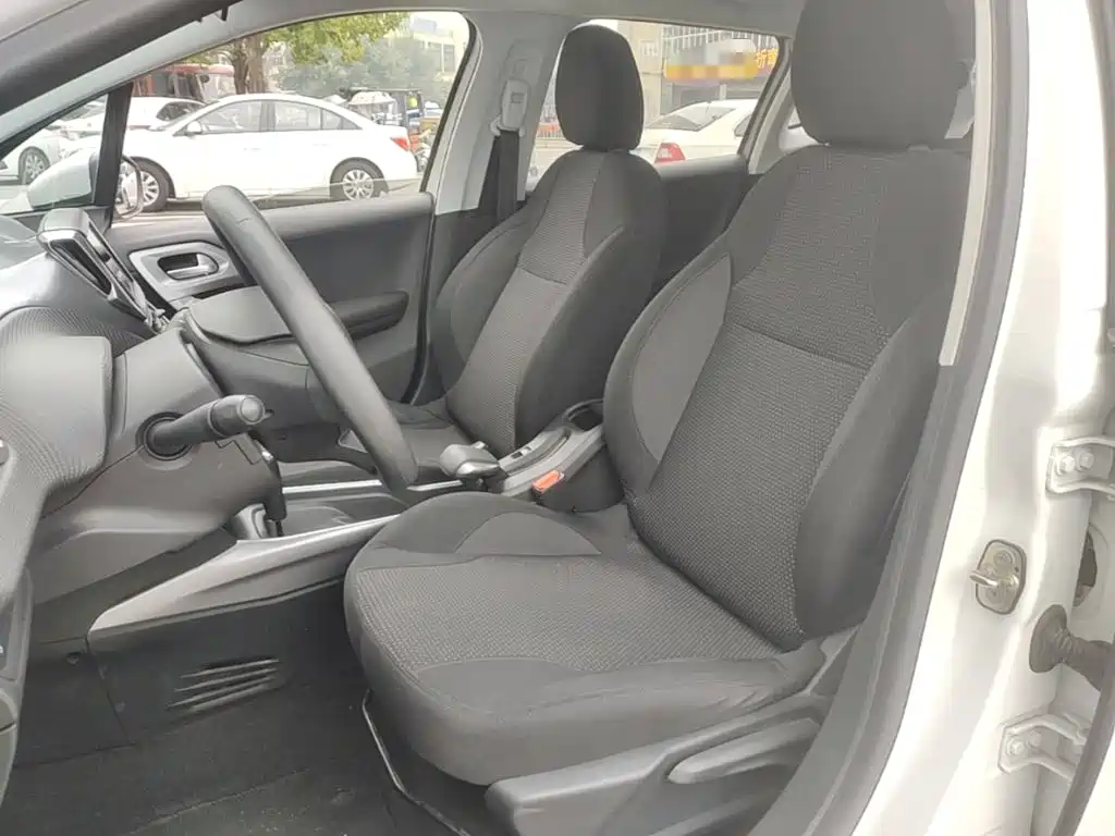 Peugeot 2008 — миниатюра 15