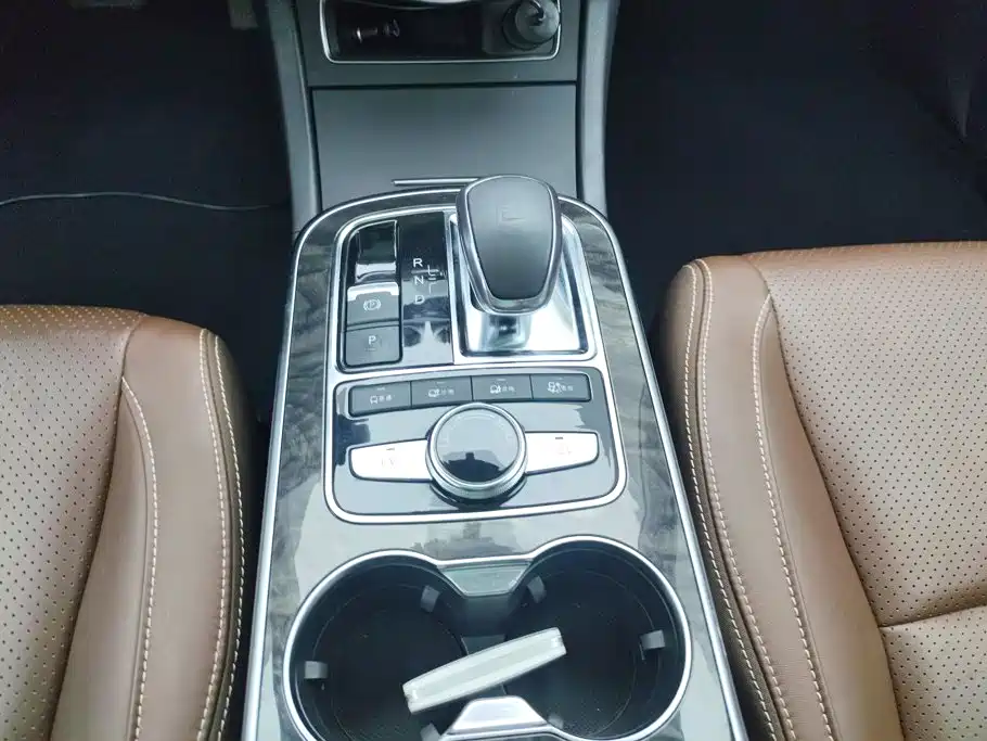 BYD Tang New Energy — миниатюра 16