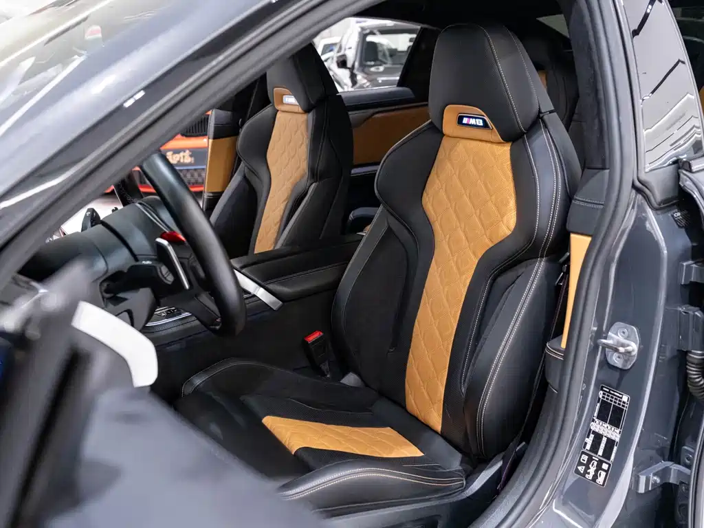 BMW M8 — миниатюра 12