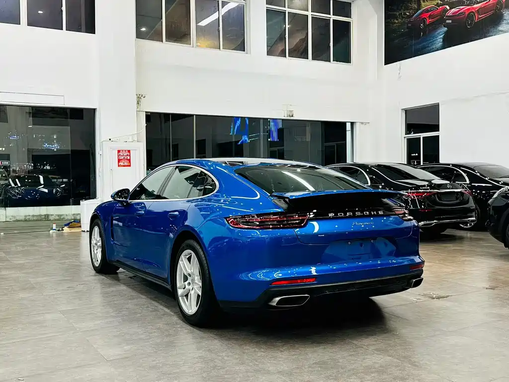 Porsche Panamera — миниатюра 4