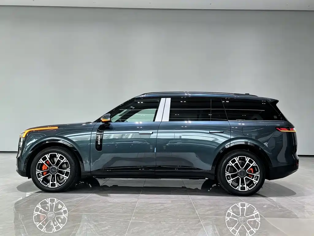 Lynk & Co 900 — миниатюра 8