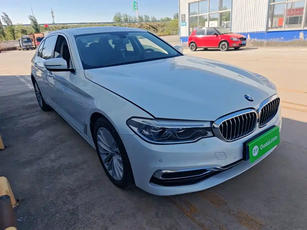 BMW 5 Series — миниатюра 4