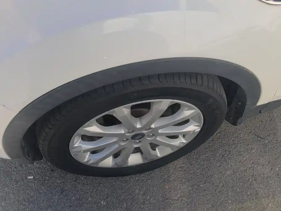 Ford Kuga — миниатюра 6