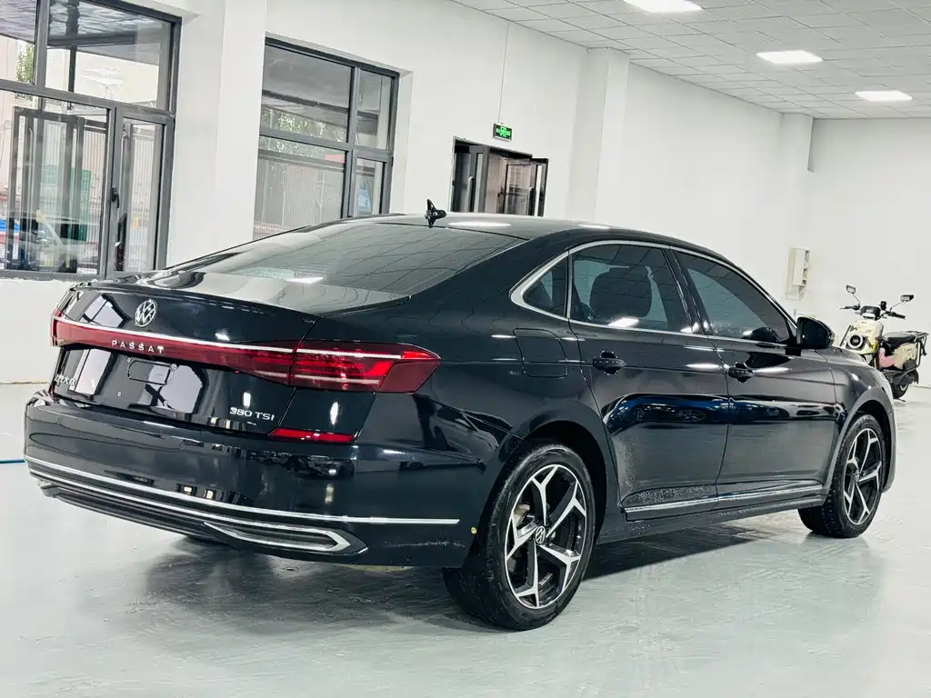 Volkswagen Passat 2024 380TSI Elite