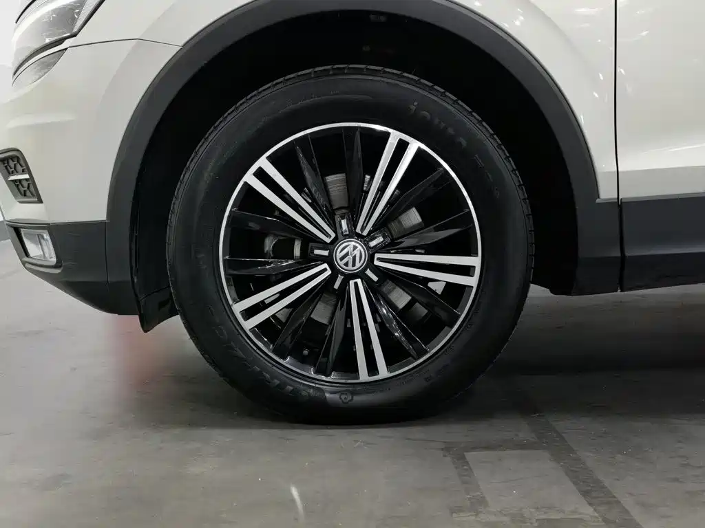 Volkswagen Tiguan L — миниатюра 17
