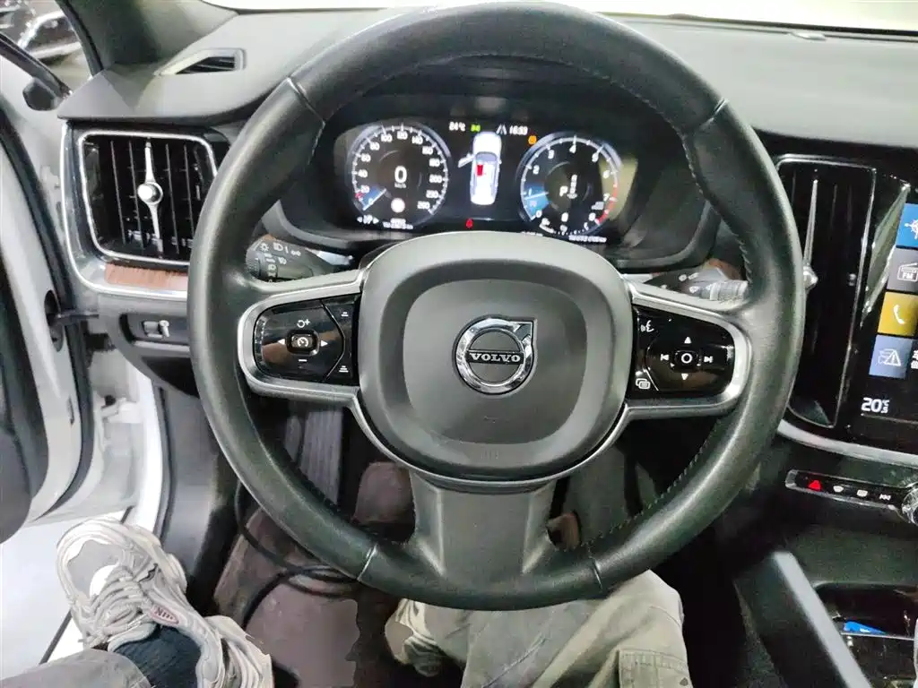 Volvo S60 - фото 7