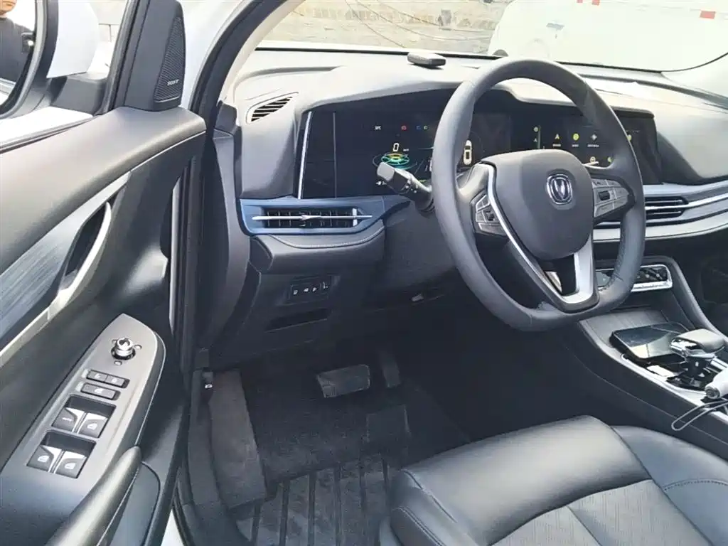 Changan CS55 EV — миниатюра 16