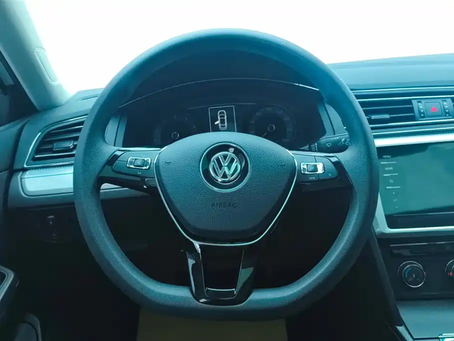 VOLKSWAGEN LINGDU