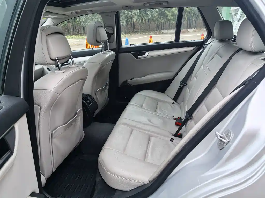 Mercedes-Benz C-Class (Import) — миниатюра 13