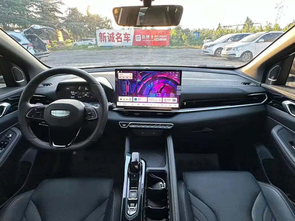 Geely Binyue - фото 8