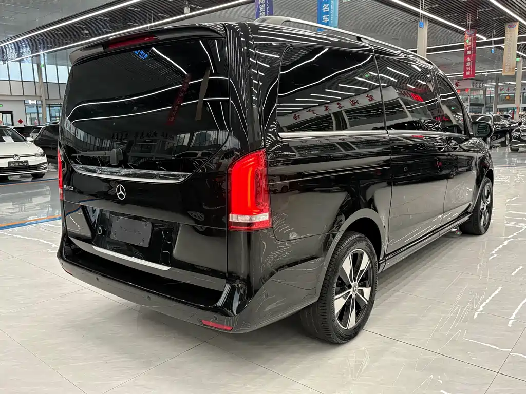 Mercedes-Benz V-Class — миниатюра 13