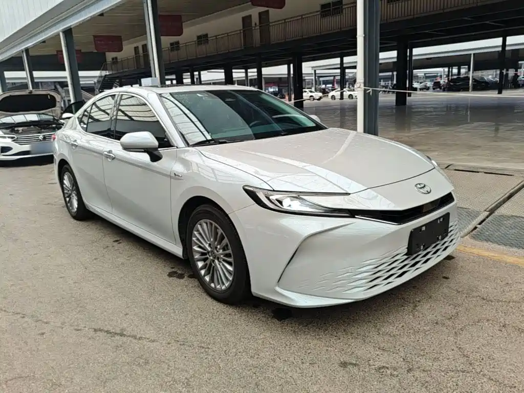 Toyota Camry — миниатюра 4
