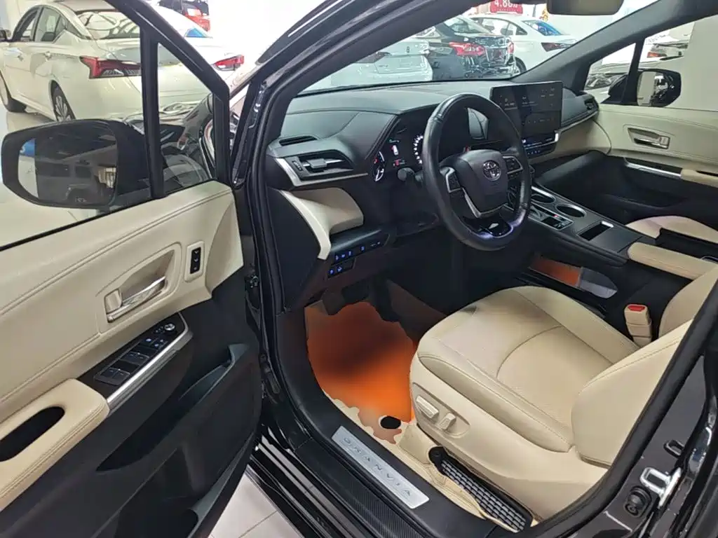 Toyota Granvia — миниатюра 16