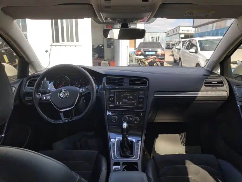 Volkswagen Golf — миниатюра 10