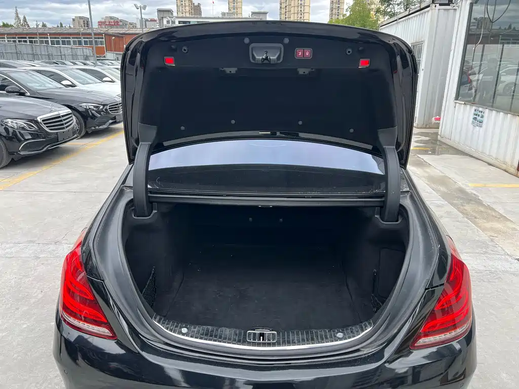 Mercedes-Benz S-Class — миниатюра 31