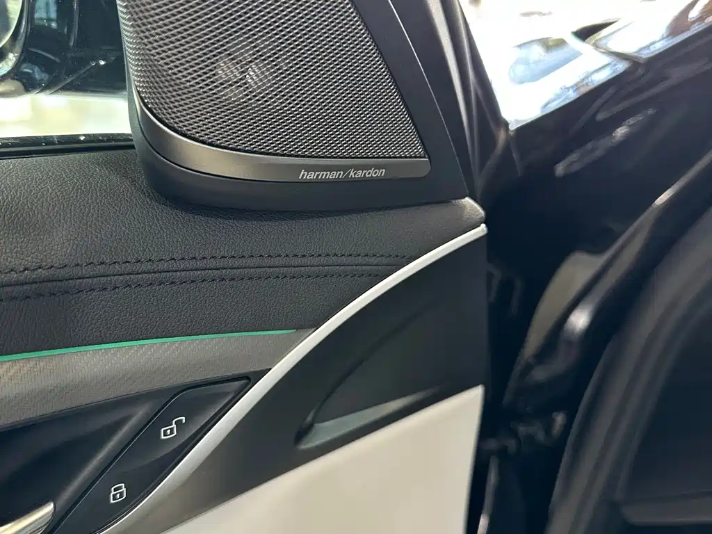 BMW M5 — миниатюра 6