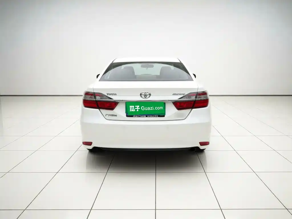 Toyota Camry — миниатюра 3