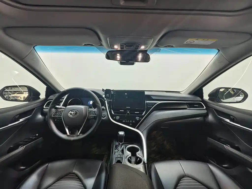 Toyota Camry — миниатюра 14