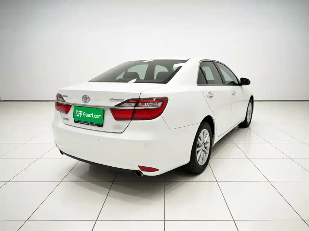Toyota Camry — миниатюра 4