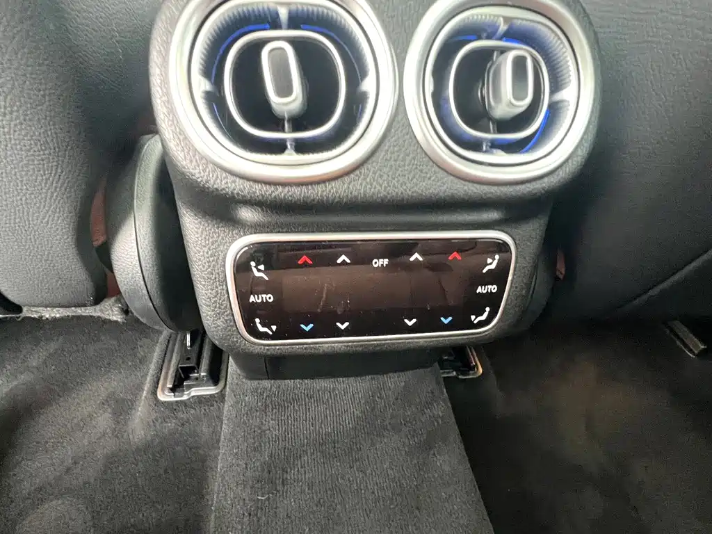 Mercedes-Benz GLC — миниатюра 6