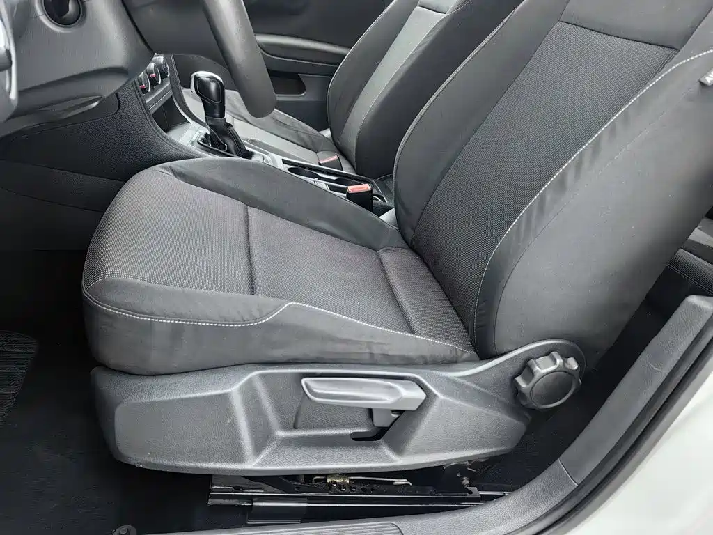 Volkswagen Golf — миниатюра 20