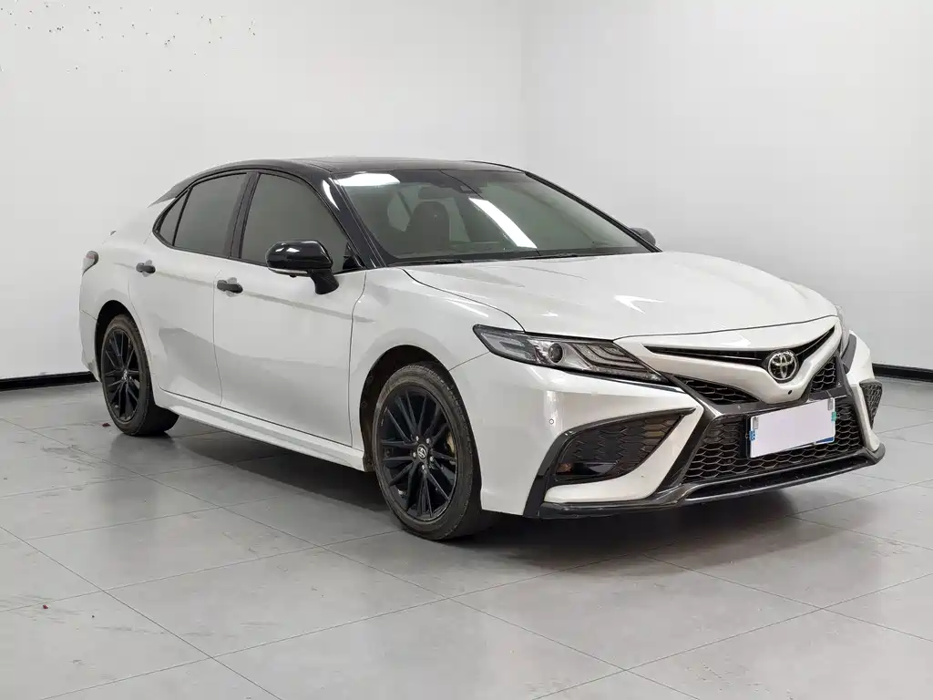 Toyota Camry — миниатюра 3