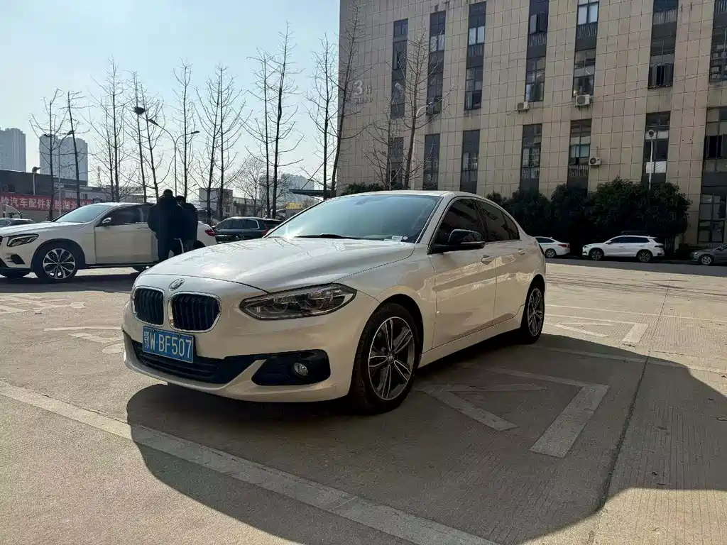 BMW 1 SERIES