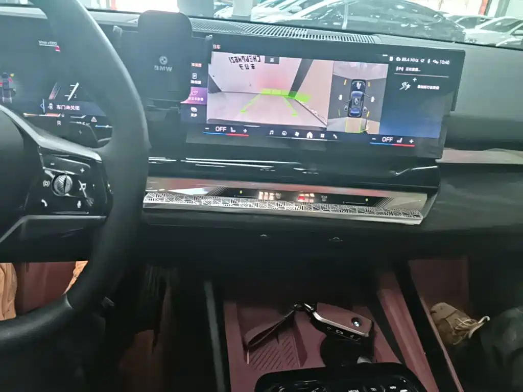 BMW 5 Series — миниатюра 13
