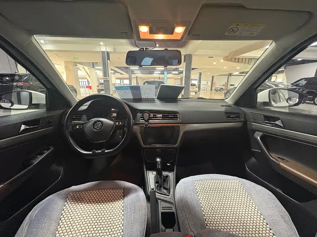 Volkswagen Lavida 2019 1.5L AT Comfort VI