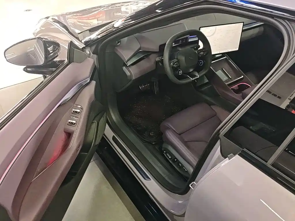 XPeng P7 — миниатюра 16