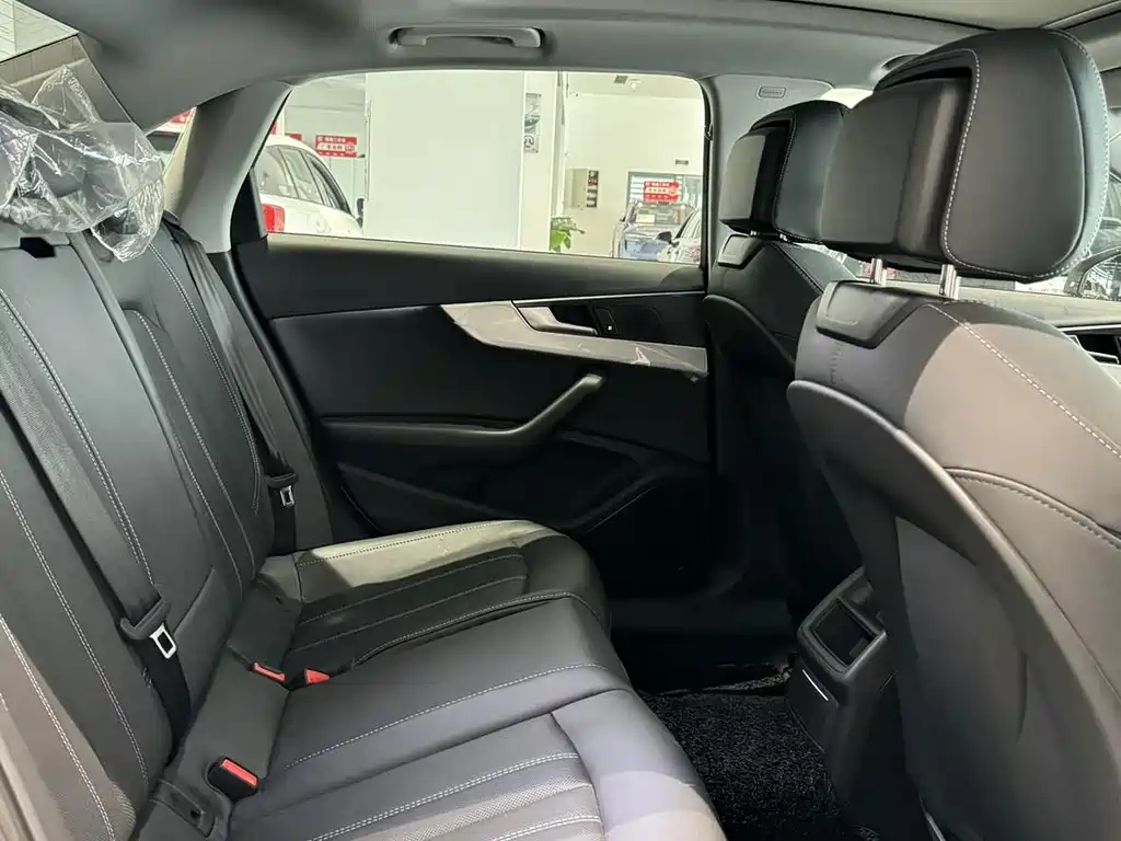 Audi A4L — миниатюра 6