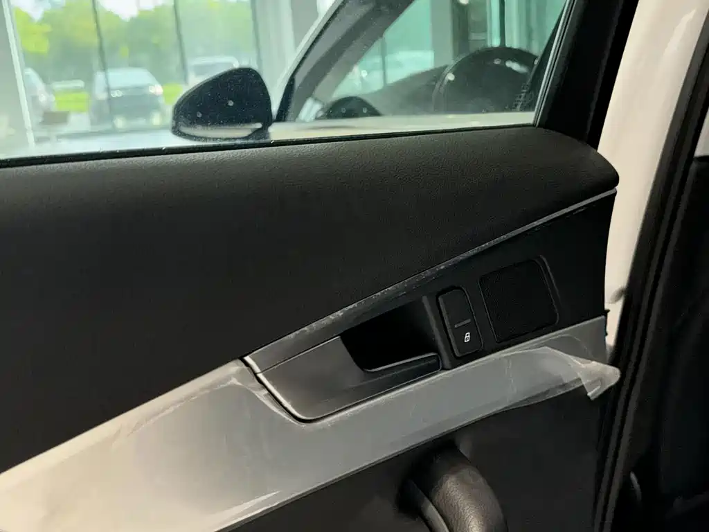 Audi A4L — миниатюра 13