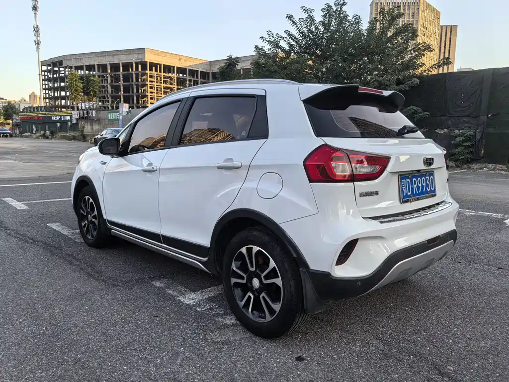 Geely Vision X3 — миниатюра 4