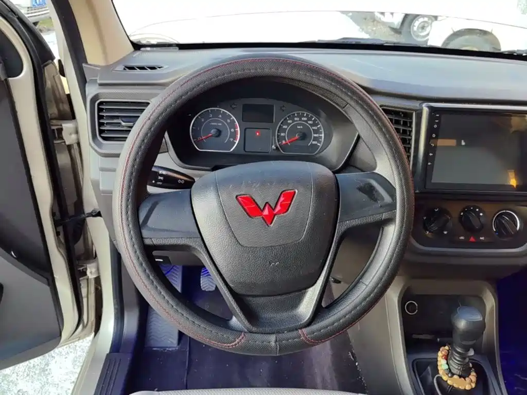 Wuling Hongguang V — миниатюра 11