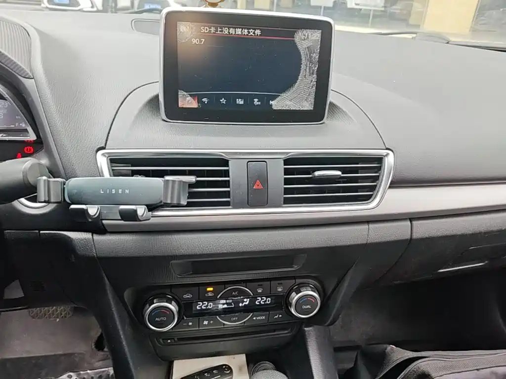 Mazda 3 Axela — миниатюра 18