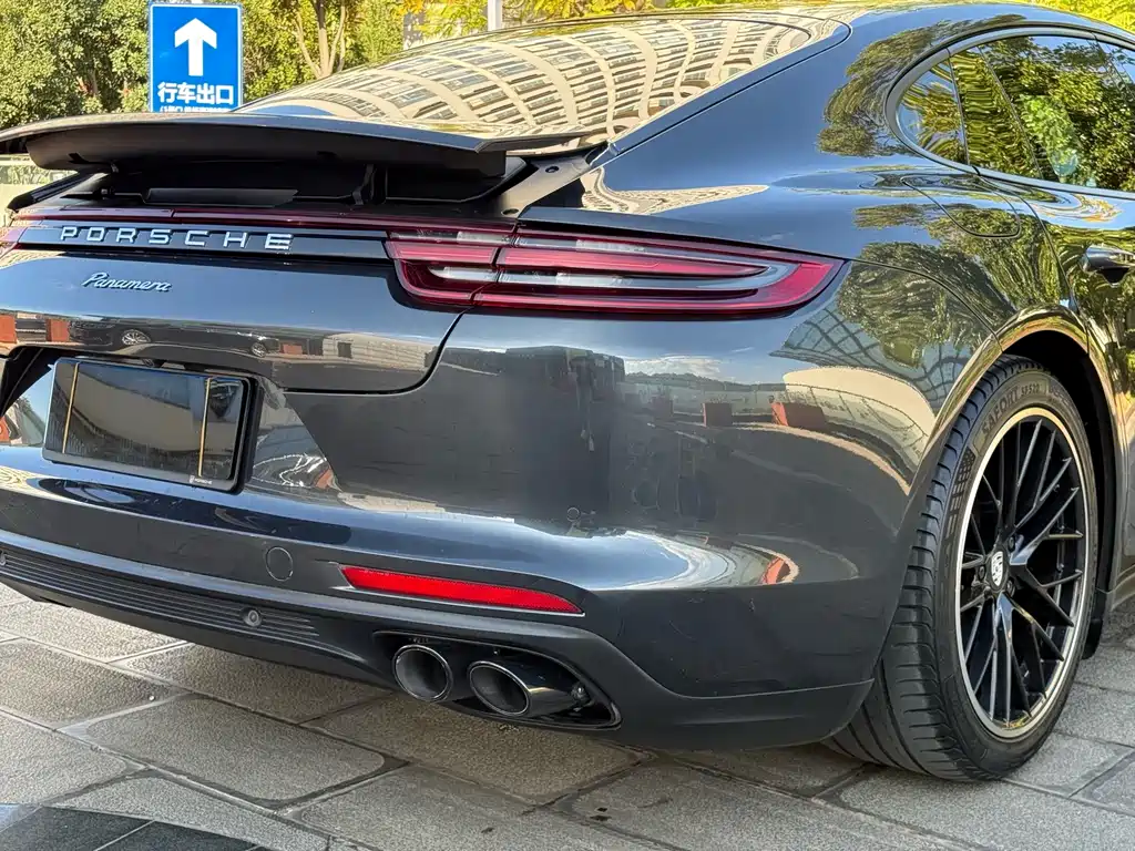 Porsche Panamera — миниатюра 22